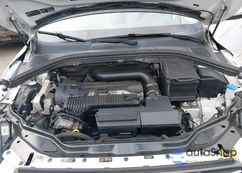 2015 Volvo Xc60 T5/T5 Premier из США, поврежденный, VIN YV4612RK1F2711675